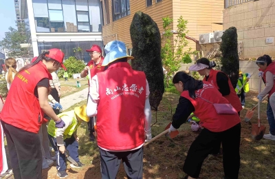 【长源社区】植树节，长源人把春天“种”在楼下！
